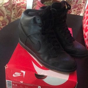 Woman’s Dunk sky HI Essential Nike’s wedge shoes